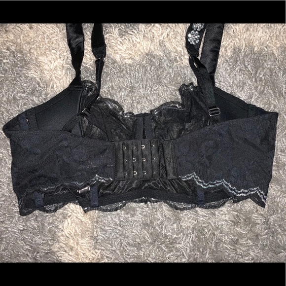 Victoria Secret Lace Bra - Picture 2 of 7